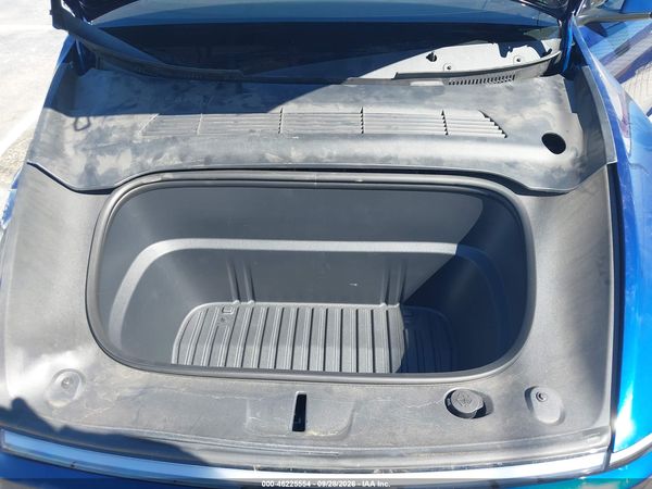 2026 TESLA MODEL Y — I10