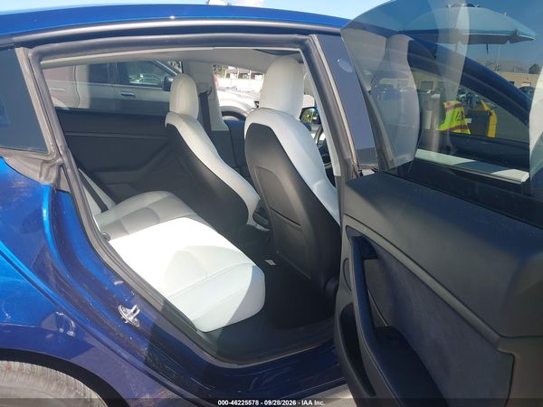 2022 TESLA MODEL 3 REAR-WHEEL DRIVE — I8