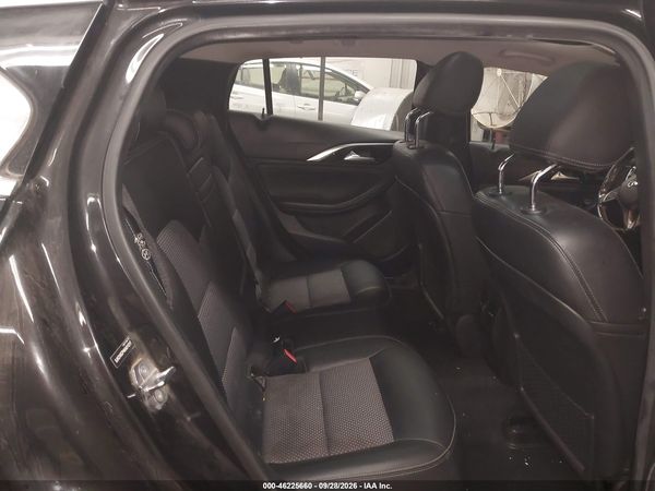 2019 INFINITI QX30 LUXE — I8