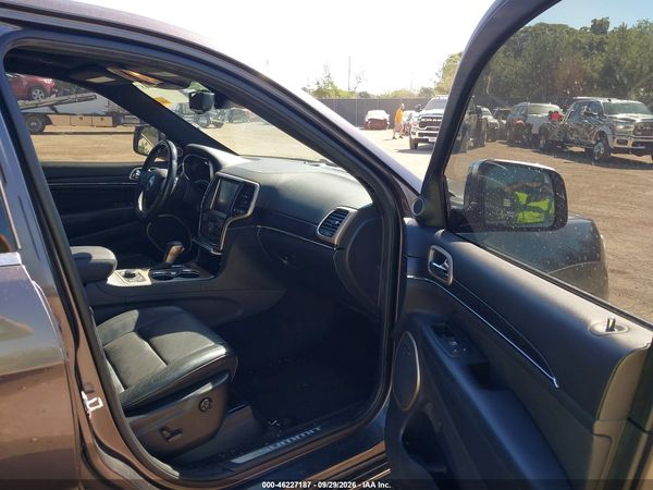 2016 JEEP GRAND CHEROKEE SUMMIT — I5