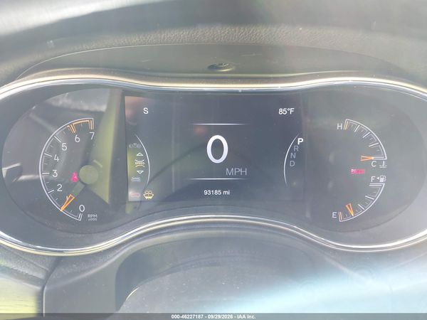 2016 JEEP GRAND CHEROKEE SUMMIT — I7