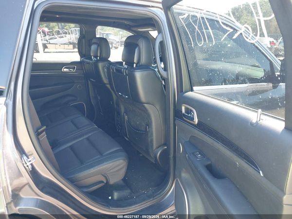 2016 JEEP GRAND CHEROKEE SUMMIT — I8