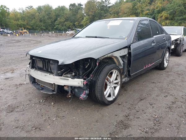 2013 MERCEDES-BENZ C 300 — I2