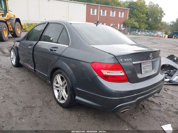 2013 MERCEDES-BENZ C 300 SPORT 4MATIC — I3