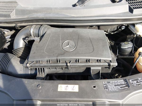 2016 MERCEDES-BENZ METRIS — I10