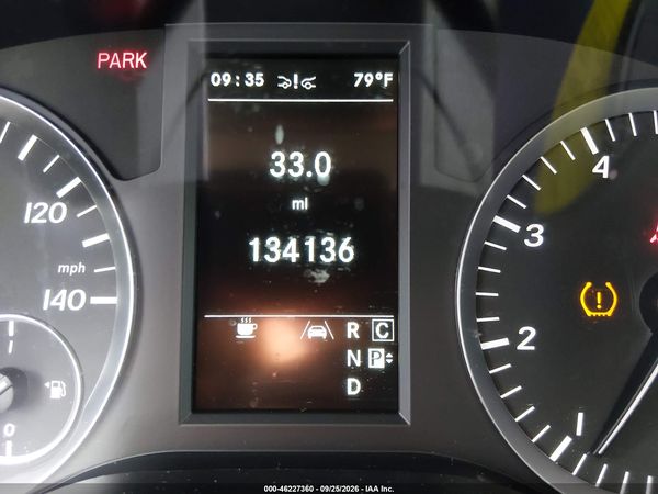 2016 MERCEDES-BENZ METRIS — I118