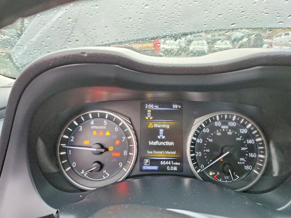 2015 INFINITI Q50