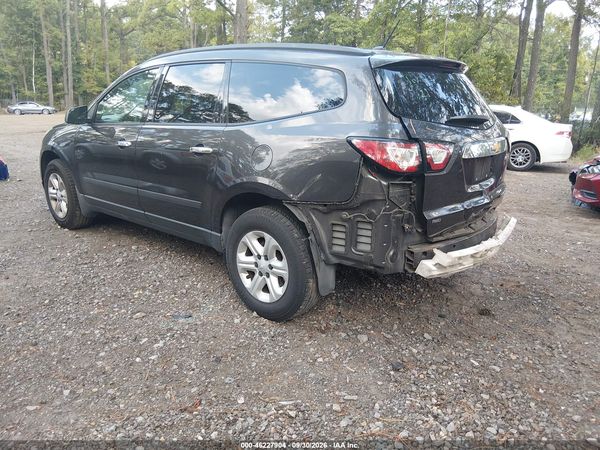 2015 CHEVROLET TRAVERSE LS — I3