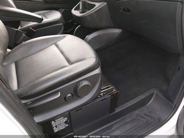 2016 MERCEDES-BENZ METRIS — I5