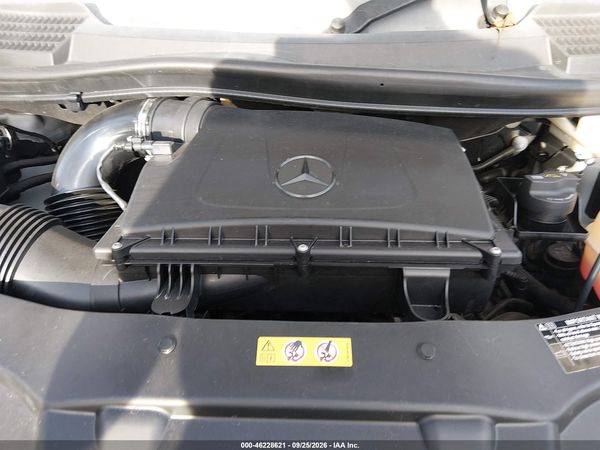 2016 MERCEDES-BENZ METRIS — I10