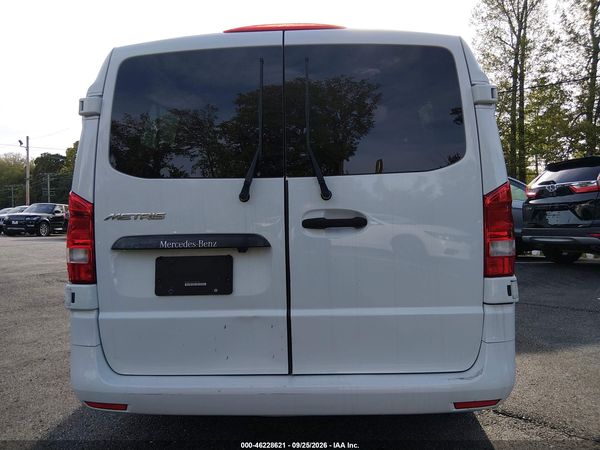 2016 MERCEDES-BENZ METRIS — I119