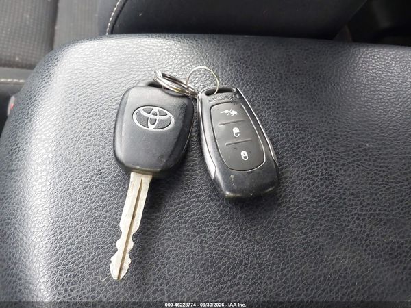 2017 TOYOTA RAV4 XLE — I11