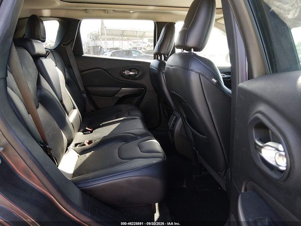 2021 JEEP CHEROKEE LATITUDE LUX FWD — I8