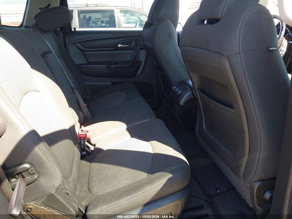 2015 CHEVROLET TRAVERSE 1LT — I8