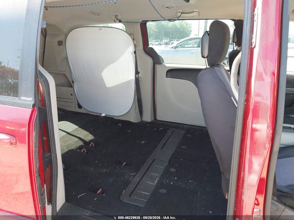 2013 DODGE GRAND CARAVAN SXT — I8