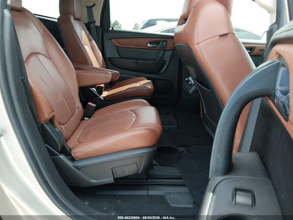 2016 CHEVROLET TRAVERSE 2LT — I8