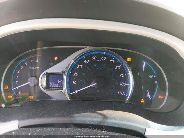 2013 TOYOTA SIENNA XLE 7 PASSENGER — I7