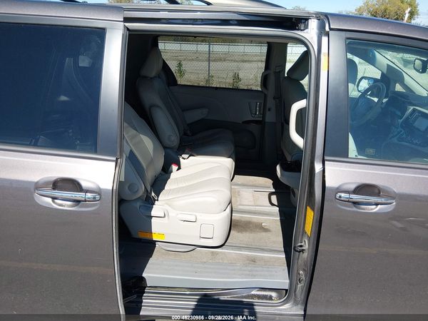 2013 TOYOTA SIENNA XLE 7 PASSENGER — I8