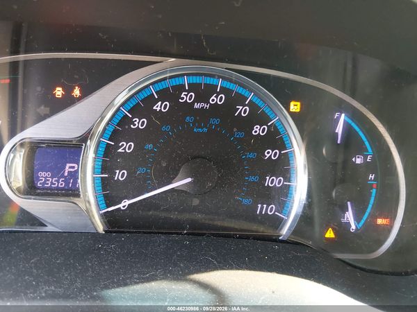 2013 TOYOTA SIENNA XLE 7 PASSENGER — I118