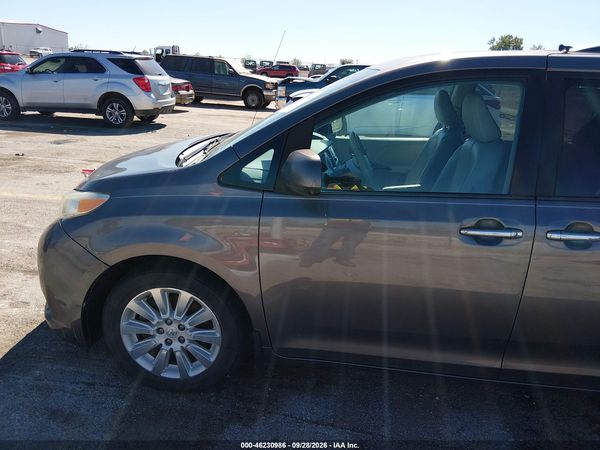 2013 TOYOTA SIENNA XLE 7 PASSENGER — I152