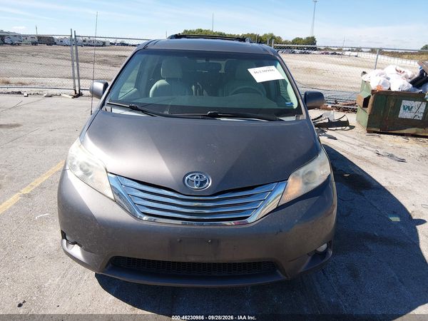 2013 TOYOTA SIENNA XLE 7 PASSENGER — I156