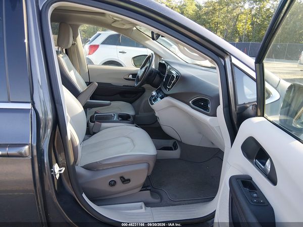 2018 CHRYSLER PACIFICA TOURING L PLUS — I5