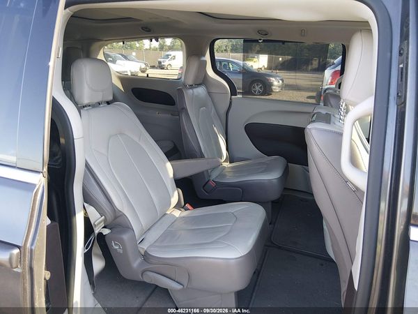 2018 CHRYSLER PACIFICA TOURING L PLUS — I8