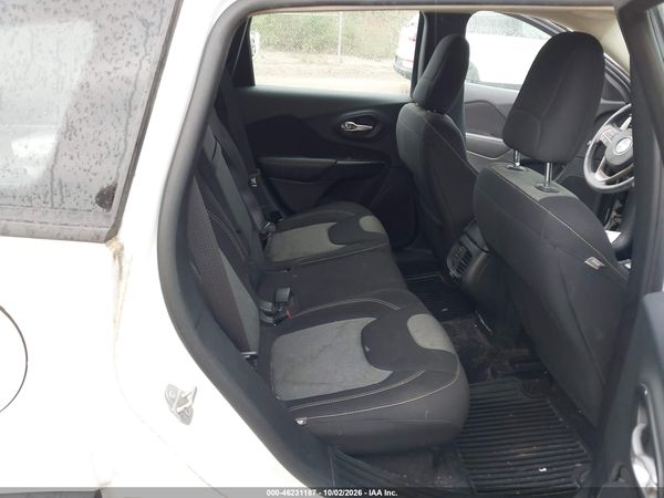 2016 JEEP CHEROKEE SPORT — I8