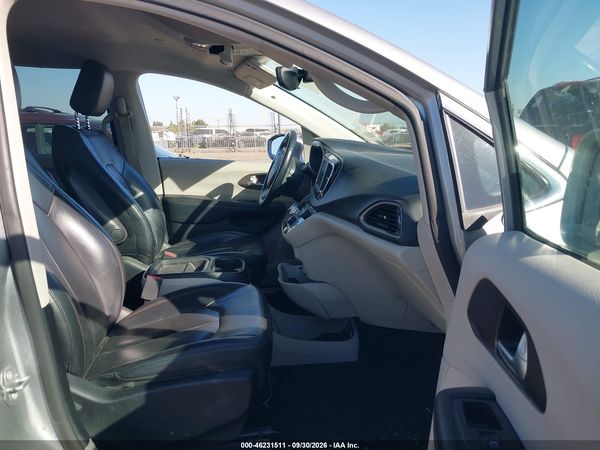 2018 CHRYSLER PACIFICA TOURING L — I5