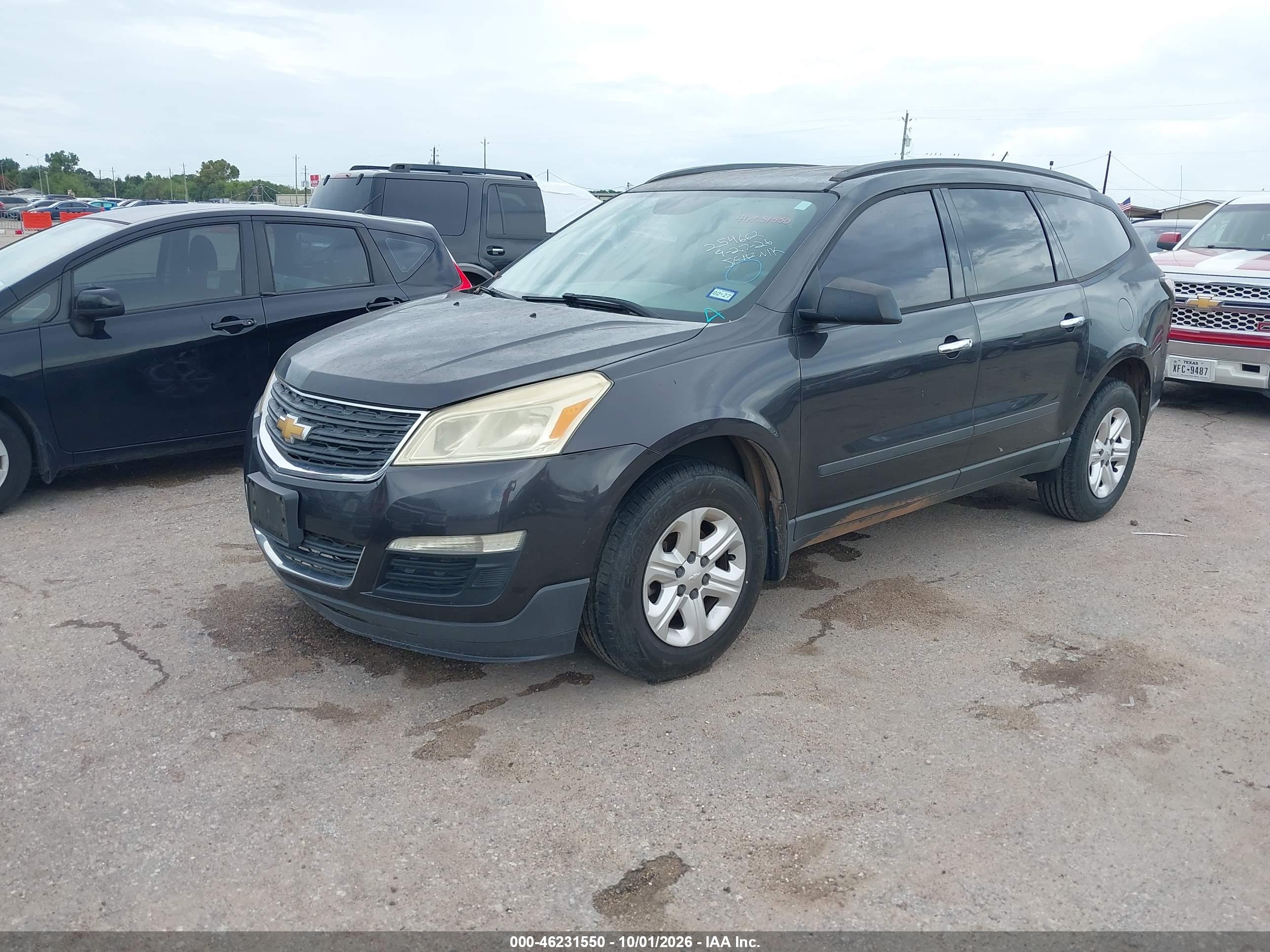 2014 CHEVROLET TRAVERSE LS — I2