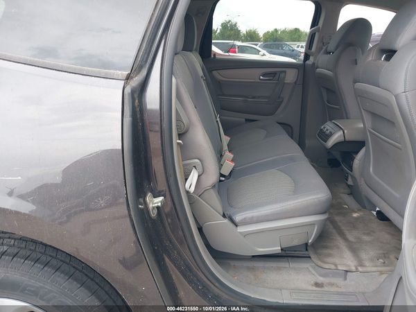 2014 CHEVROLET TRAVERSE LS — I8