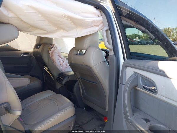 2015 CHEVROLET TRAVERSE 2LT — I8