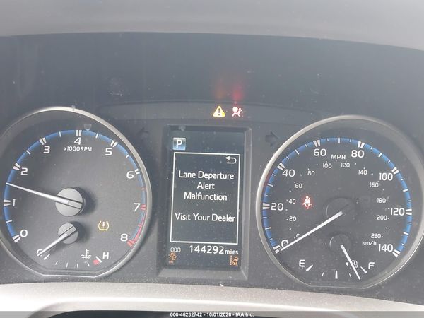 2017 TOYOTA RAV4 XLE — I7
