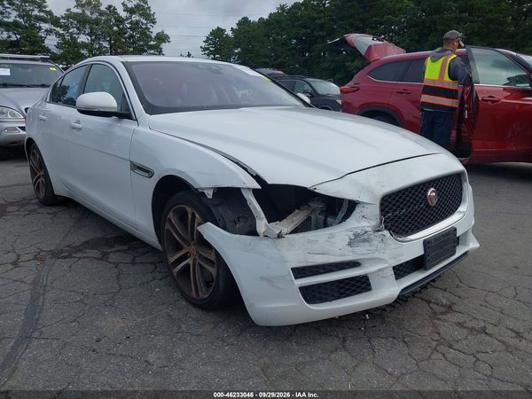 2017 JAGUAR XE 35T PREMIUM — I1