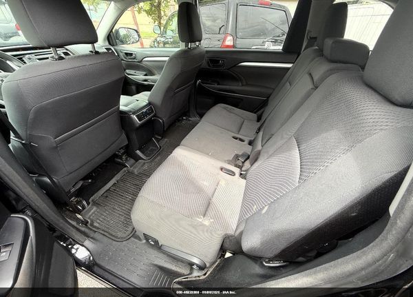 2018 TOYOTA HIGHLANDER LE — I8