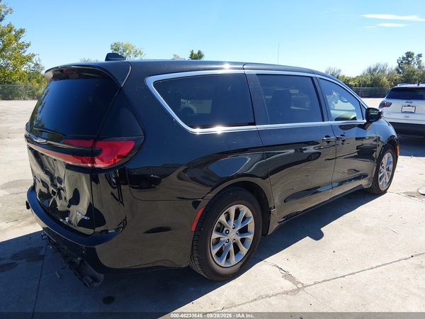 2026 CHRYSLER PACIFICA LIMITED — I4