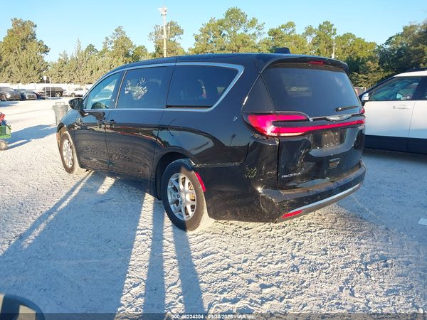 2025 CHRYSLER PACIFICA SELECT — I3