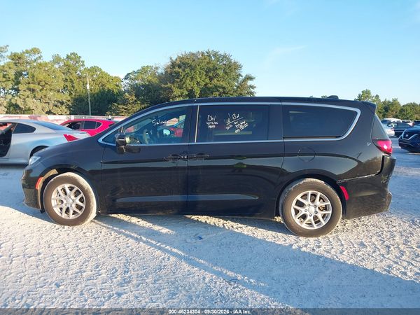 2025 CHRYSLER PACIFICA SELECT — I117