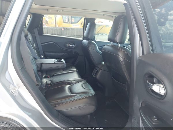 2016 JEEP CHEROKEE LATITUDE — I8