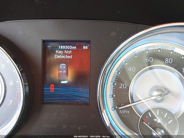 2012 CHRYSLER 300 Base/Limited — I7