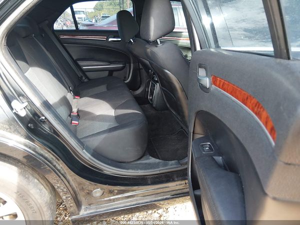 2012 CHRYSLER 300 Base/Limited — I8