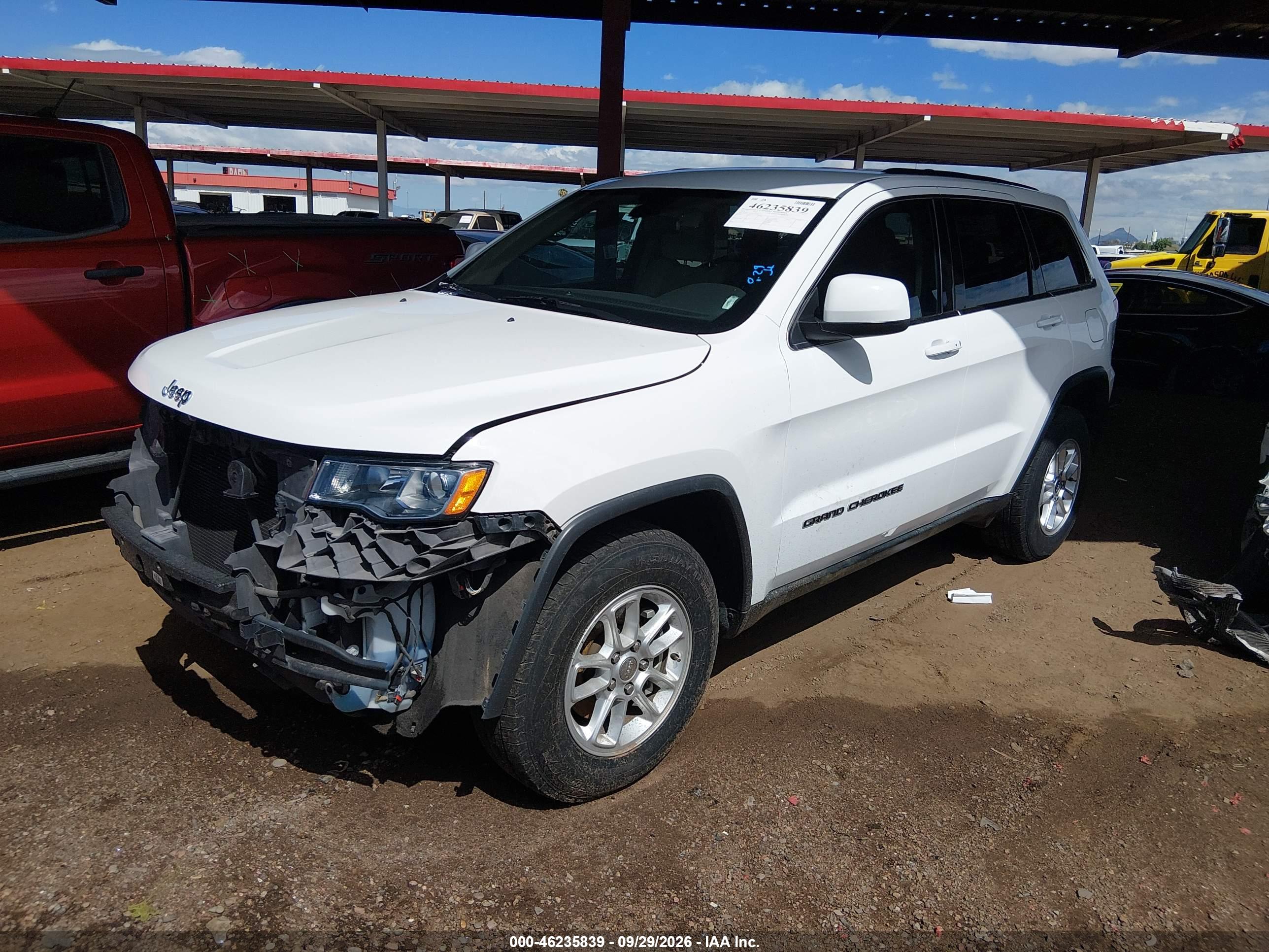 2019 JEEP GRAND CHEROKEE LAREDO 4X4 — I2