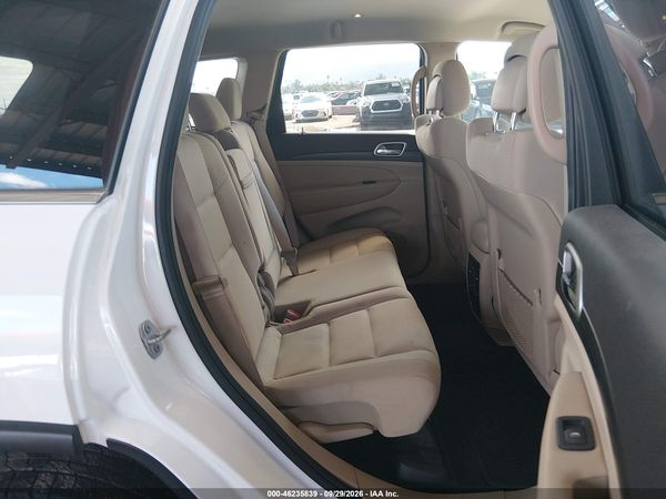 2019 JEEP GRAND CHEROKEE LAREDO 4X4 — I8