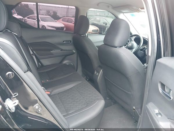 2021 NISSAN KICKS SV XTRONIC CVT — I8