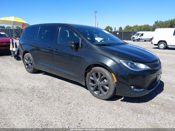 2020 CHRYSLER PACIFICA TOURING — I1