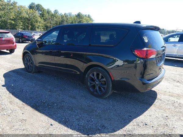 2020 CHRYSLER PACIFICA TOURING — I3