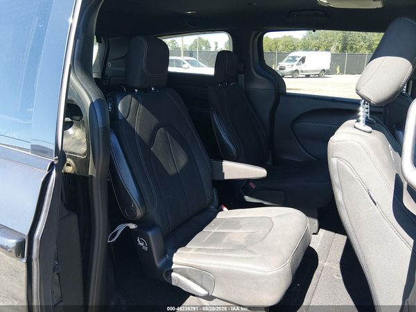 2020 CHRYSLER PACIFICA TOURING — I8