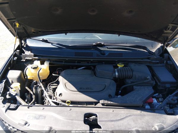 2020 CHRYSLER PACIFICA TOURING — I10