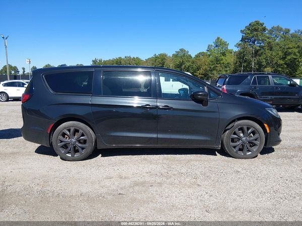 2020 CHRYSLER PACIFICA TOURING — I116