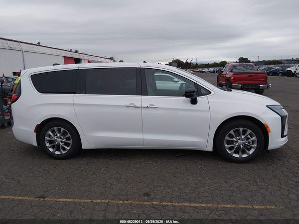 2027 CHRYSLER PACIFICA Limited — I116